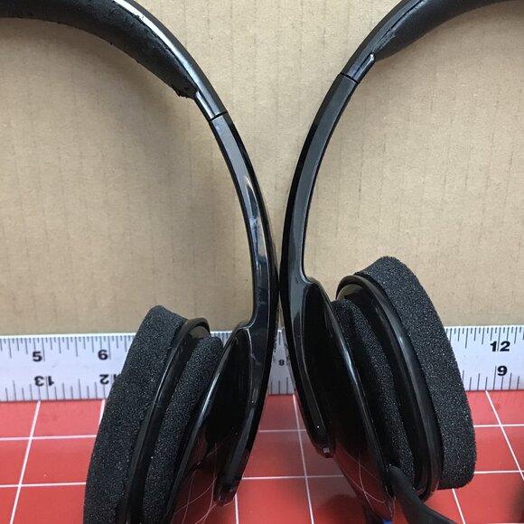 2 Logitech H540 USB Headsets - Picture 3 of 10